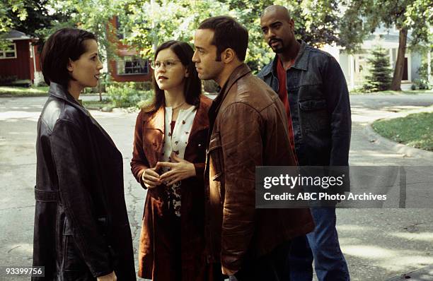 First Loves" 10/24/98 Paula Marshall, Lisa Loeb, Jeremy Piven