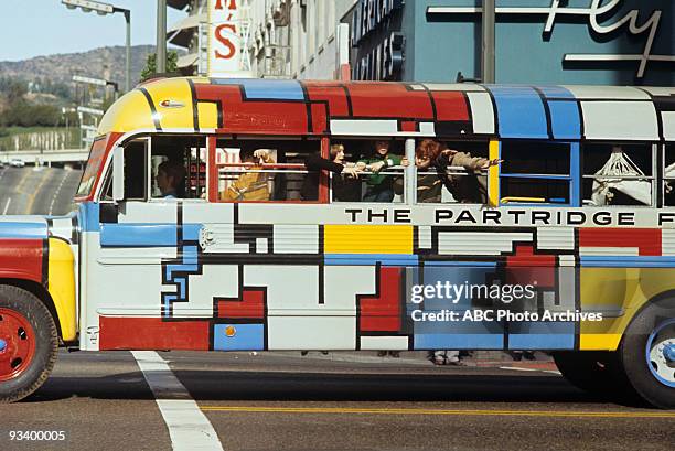 What? And Get Out of Show Business?" 9/25/70 Shirley Jones, Jeremy Gelbwaks, Susan Dey, Suzanne Crough, Danny Bonaduce, David Cassidy