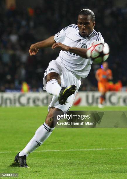 Didier Drogba of Chelsea shoots during the UEFA Champions League Group D match between FC Porto and Chelsea at the Estadio Do Dragao on November 25,...