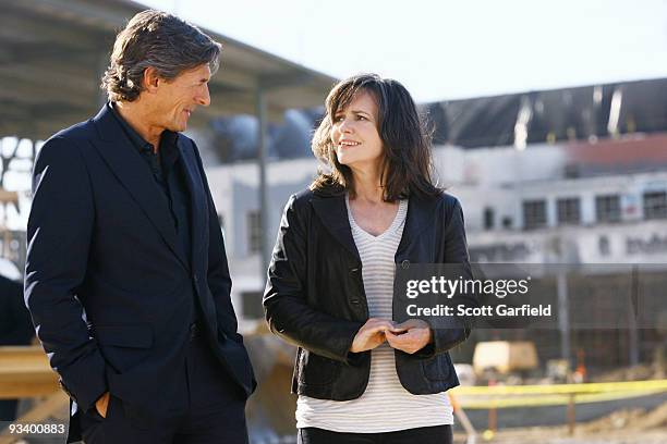 Sibling Rivalry" - Kitty goes public with her tell-all book on an appearance on "Live with Regis & Kelly" , but suspects that Robert is keeping a...