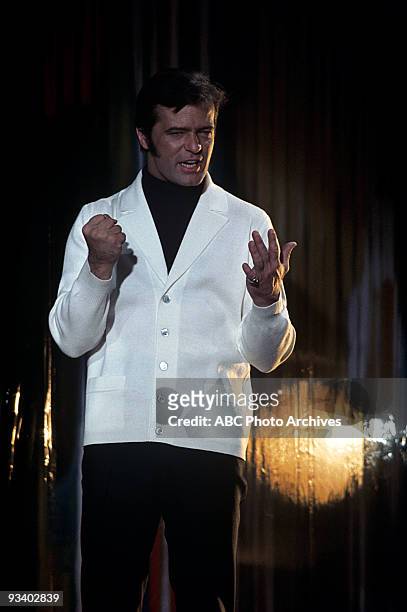 Walt Disney Television via Getty Images SPECIAL - "The Bob Goulet Special - Starring Robert Goulet" - 1970, The multi-talented Robert Goulet stars in...