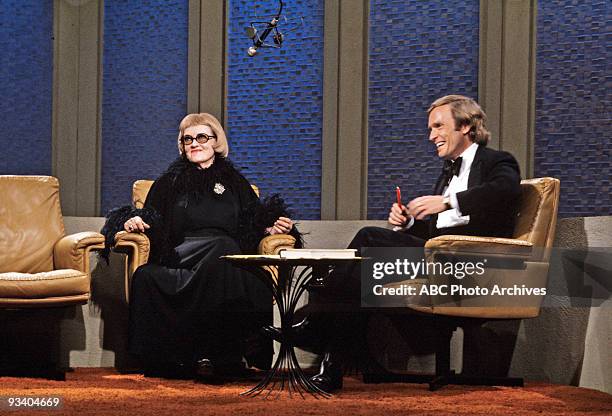 Bette Davis chatted with host Dick Cavett.,