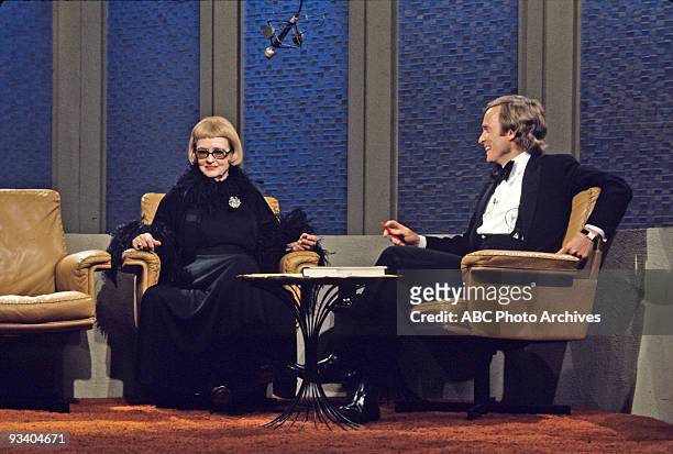 Bette Davis chatted with host Dick Cavett.,