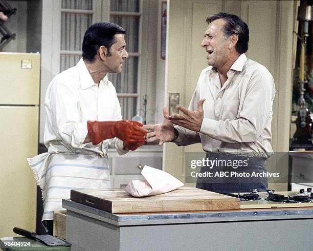 Being Divorced is Never Having to Say I Do" - Season Two - 12/10/71, Oscar felt he wouldn't have to pay alimony if Blanche remarried. Tony Randall...