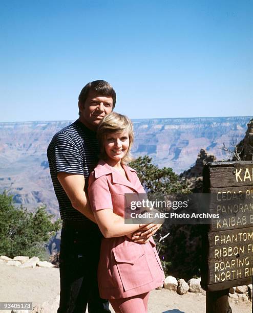 Grand Canyon or Bust" - Season Three - 9/24/71, Mike and Carol took the family to the Grand Canyon.,