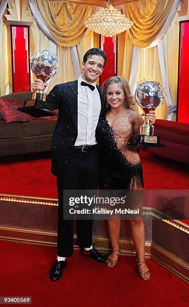 Episode 811A" - After ten weeks of entertaining drama, surprises and dazzling performances, Shawn Johnson and her professional partner, Mark Ballas,...