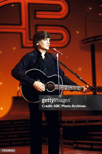 Phil Everly Pictures Photos and Premium High Res Pictures - Getty Images