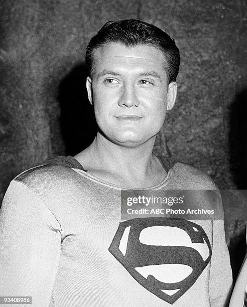 George Reeves Looking Superman George Reeves Photos et images de collection - Getty Images