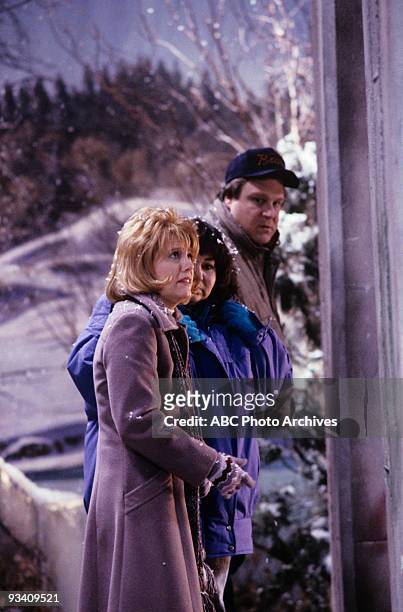 Bridge Over Troubled Sonny" 1/31/89 Natalie West, Roseanne Barr, John Goodman