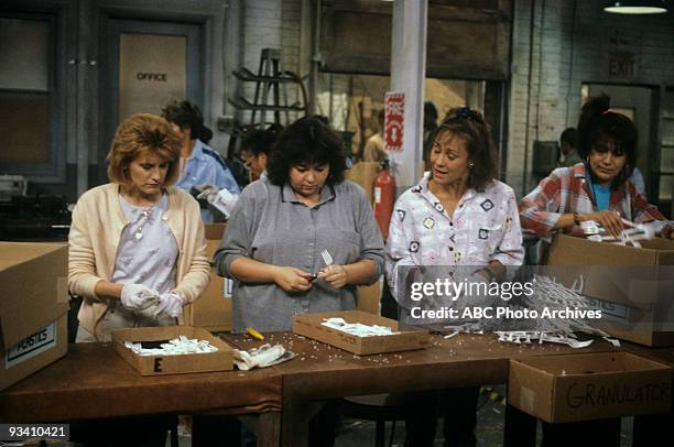 Workin' Overtime" 3/14/89 Natalie West, Roseanne Barr, Laurie Metcalf