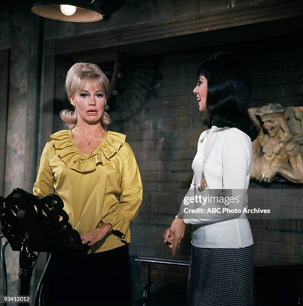 All About Ann" 12/1/66 Barbara Eden, Marlo Thomas