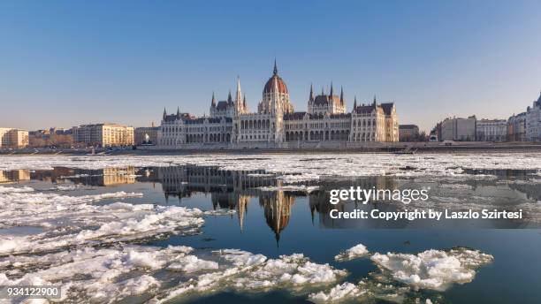 winter scenics - budapest winter stock pictures, royalty-free photos & images