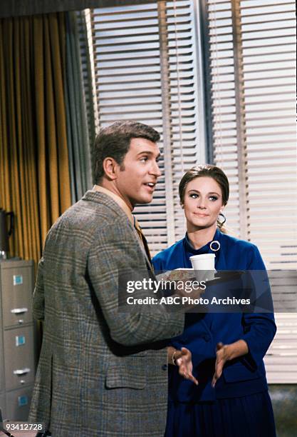 Ann vs. Secretary" 12/5/68 Ted Bessell, Mary Frann