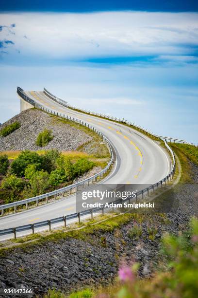 atlantikstraße (atlanterhavsveien) - atlantic road norway stock-fotos und bilder