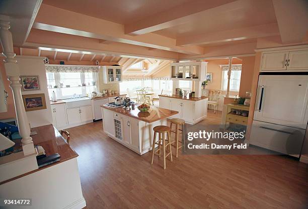 Desperate Housewives House Photos and Premium High Res Pictures - Getty ...