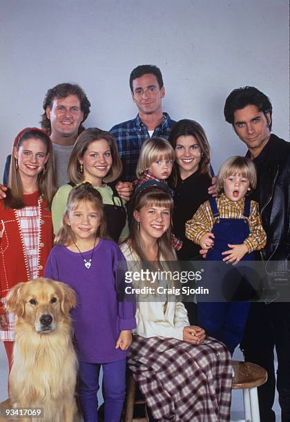 Cast gallery - Season Eight - 9/27/94, Pictured, from left: Andrea Barber , Dave Coulier , Ashley Olsen , Candace Cameron , Bob Saget , Blake/Dylan...