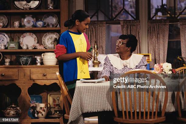 The Quilt" - Season One - 12/8/89, Laura accidentally sold Estelle's heirloom quilt to a museum curator.,