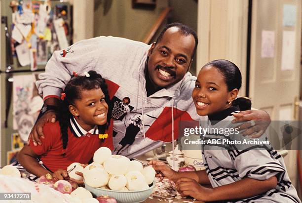 Two-Income Family" - Season One - 9/29/89, Carl worried about the family debts after Harriette lost her job. Jaimee Foxworth and Kellie S. Williams...