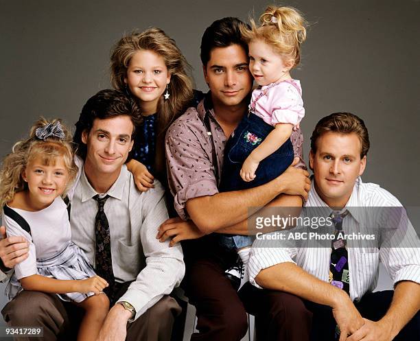 Season Three - Gallery - 9/12/89, Pictured, from left: Jodie Sweetin , Bob Saget , Candace Cameron , John Stamos , Mary Kate/Ashley Olsen , Dave...