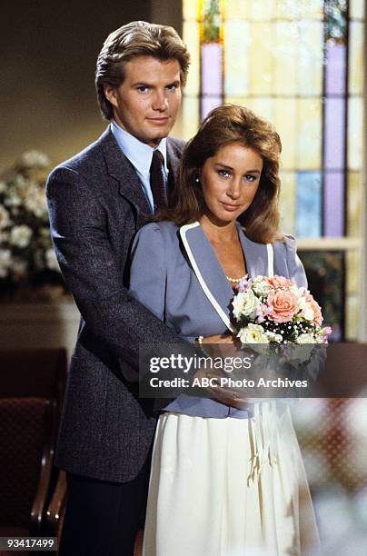 Tender Comrades" - Season Four - 11/9/83, Steven and Claudia were married in Reno.,