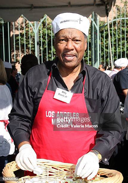 Billy Davis Jr attends the Los Angeles Mission Thanksgiving meal for the homeless at Los Angeles Mission on November 25, 2009 in Los Angeles,...