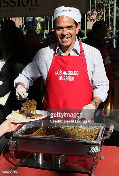 Los Angeles Mayor Antonio Villaraigosa attends the Los Angeles Mission & Anne Douglas Center's Thanksgiving Meal for the Homeless on November 25,...