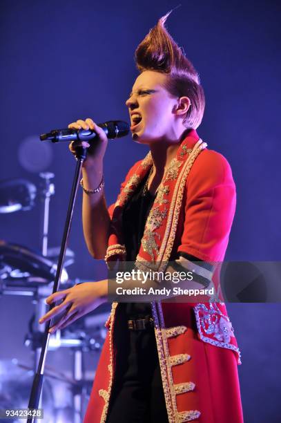 Elly Jackson of La Roux performs on stage at Shepherds Bush Empire on November 25, 2009 in London, England.