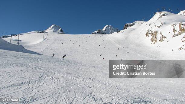 ski slope in solden - bortes stock pictures, royalty-free photos & images