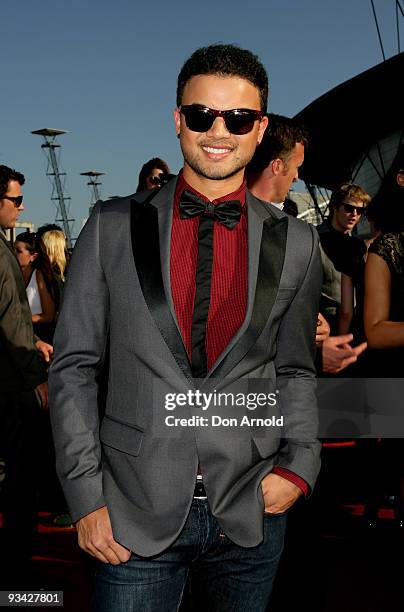 Singer Guy Sebastian arrives on the red carpet at the 2009 ARIA Awards at Acer Arena, Sydney Olympic Park on November 26, 2009 in Sydney, Australia....