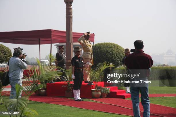 Commander of the Sri Lanka Army Lt. Gen. G.S. C. Fonseka inspects the guard of honor prior to a meeting with Indian Army Chief Deepak Kapoor in New...