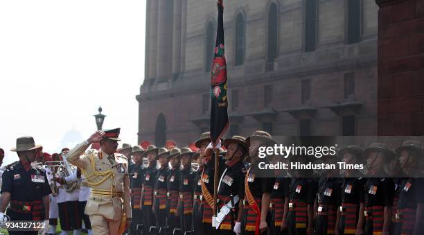 Commander of the Sri Lanka Army Lt. Gen. G.S. C. Fonseka inspects the guard of honor prior to a meeting with Indian Army Chief Deepak Kapoor in New...