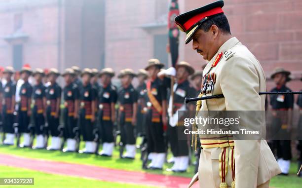 Commander of the Sri Lanka Army Lt. Gen. G.S. C. Fonseka inspects the guard of honor prior to a meeting with Indian Army Chief Deepak Kapoor in New...