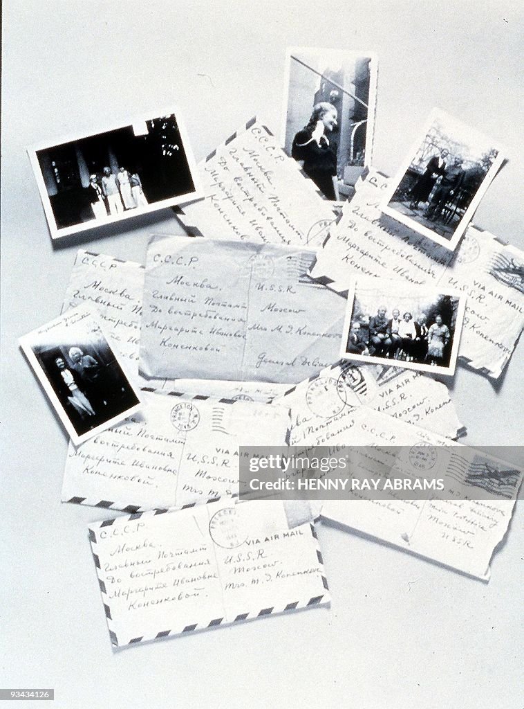 This collection of autographed letters,