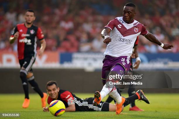 Miguel Murillo of Veracruz scores during the 12th round match between Veracruz and Atlas as part of the Torneo Clausura 2018 Liga MX at Luis 'Pirata'...
