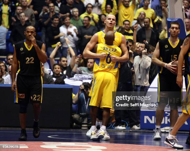 Maciej Lampe, #14 of Maccabi Electra in action during the Euroleague Basketball Regular Season 2009-2010 Game Day 5 between Maccabi Electra Tel Aviv...