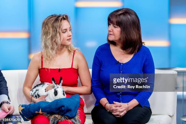 Charlotte Pence, Karen Pence and the Pence family Bunny Maroln Bundo visit Fox & Friends to discuss "Maroln Bundo's a day in the life of The Vice...