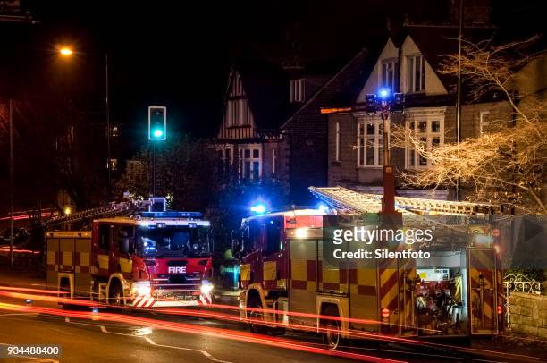 the south yorkshire fire service on a night call in sheffield - silentfoto sheffield stock pictures, royalty-free photos & images