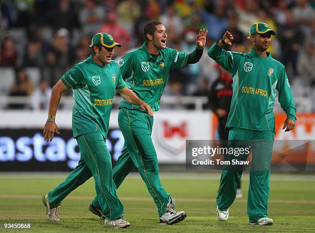 Wayne Parnell of South Africa celebrates taking the wicket of Paul Collingwood of England during the 3rd One Day International between South Africa...