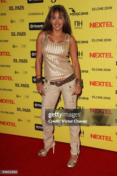 Singer Liz Clapes attends the Muestra de Cine Español "Es.Cine" 2nd Edition by Nextel at Cinepolis Diana on November 26, 2009 in Mexico City, Mexico.