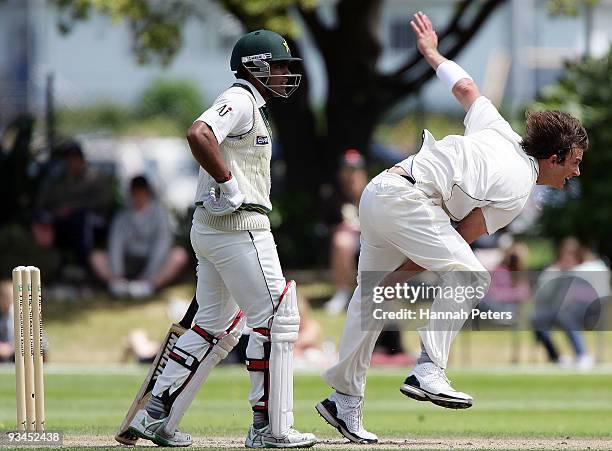 Shane Bond of New Zealand bowls during day five of the First Test match between New Zealand and Pakistan at the University Oval on November 28, 2009...