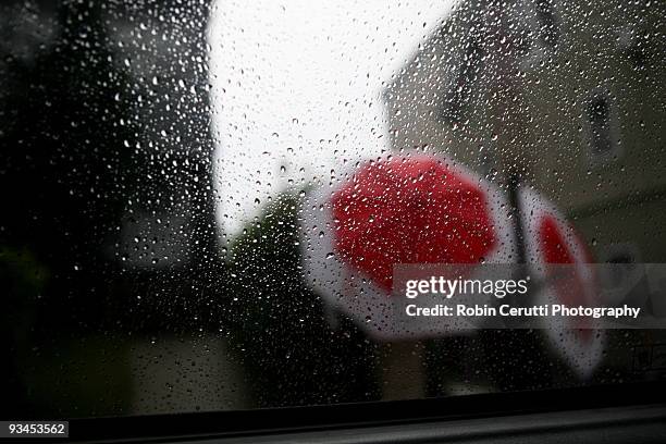 umbrellas under the rain - tarrytown foto e immagini stock