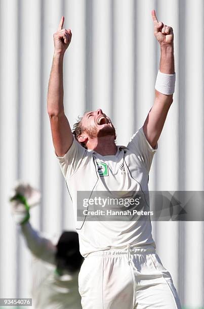 Iain O'Brien of New Zealand celebrates after trapping Kamran Akmal of Pakistan lbw during day five of the First Test match between New Zealand and...