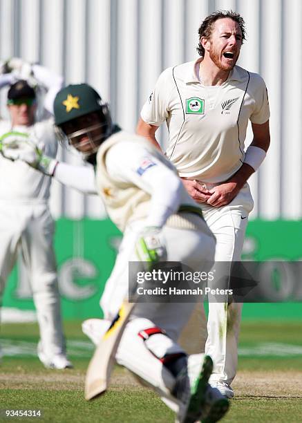 Iain O'Brien of New Zealand hurts his finger fielding during day five of the First Test match between New Zealand and Pakistan at the University Oval...