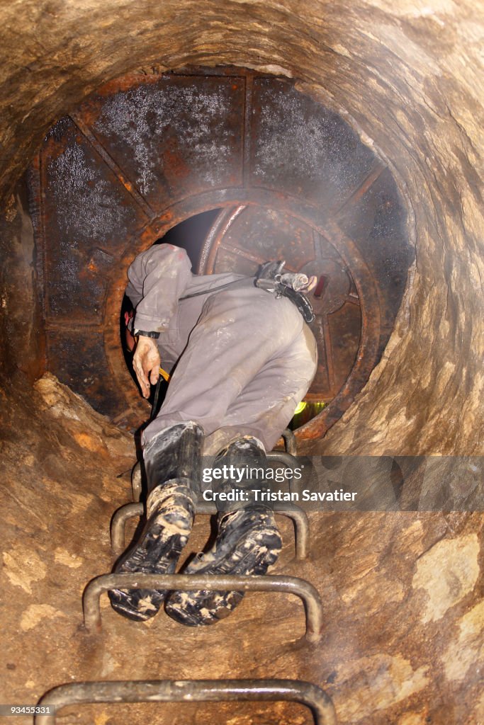 Worker in underground