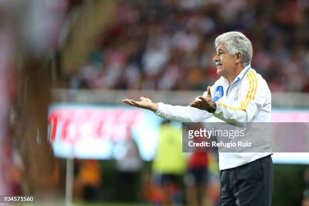 Ricardo Ferretti coach of Tigres gives instructions to his players during the 12th round match between Chivas and Tigres UANL as part of the Torneo...