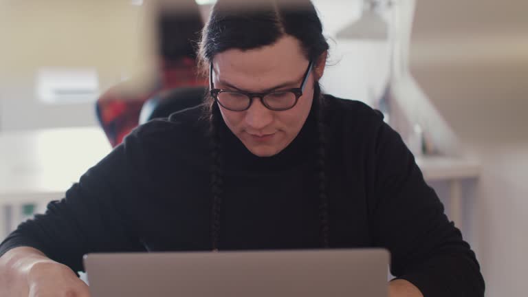 Native American Indian Office Videos and HD Footage - Getty Images