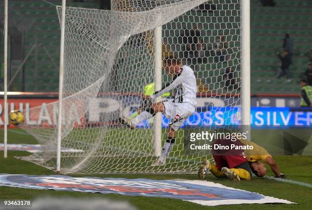 Andrea Coda of Udinese celebrates after Di Natale's goal during the Serie A match between Udinese and Livorno at Stadio Friuli on November 28, 2009...
