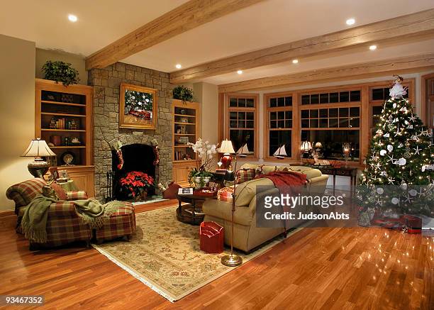 acogedor navidad en casa - madera noble fotografías e imágenes de stock