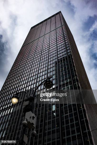 General view of 270 Park Lane in Manhattan, the skyscraper which is the headquarters of American bank JP Morgan and which is to become the worlds...