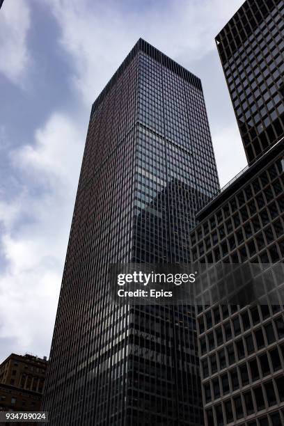 General view of 270 Park Lane in Manhattan, the skyscraper which is the headquarters of American bank JP Morgan and which is to become the worlds...